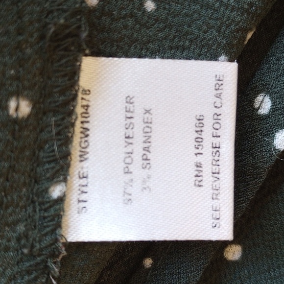 NWOT 41 Hawthorne V-Neck Blouse M Green Polka Dot 50off3 - Picture 4 of 4